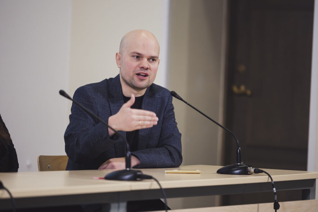 AI researcher: Thinking for oneself is the only way to be free and in control